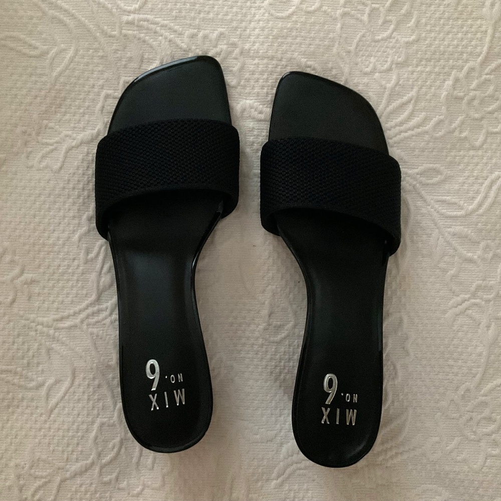 Mix No. 6 slides in black, size 8.5